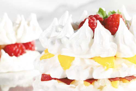 pavlova s ovocem